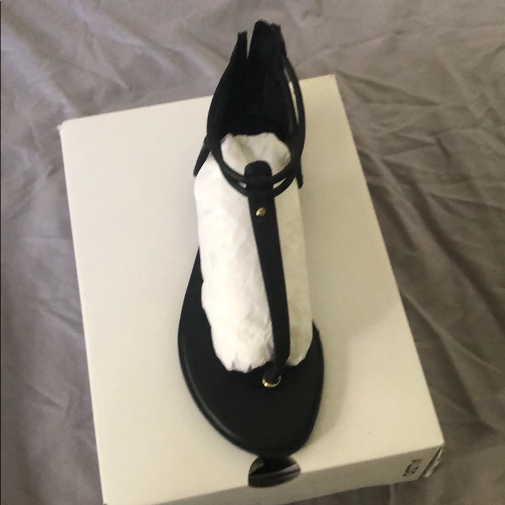 Black snake skin Aldo thong sandals